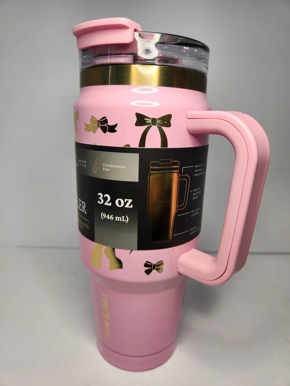 Thyme & Table Luna Tumbler 32 oz. With Handle, 2-in-1 Lid - Pink With Gold Bows